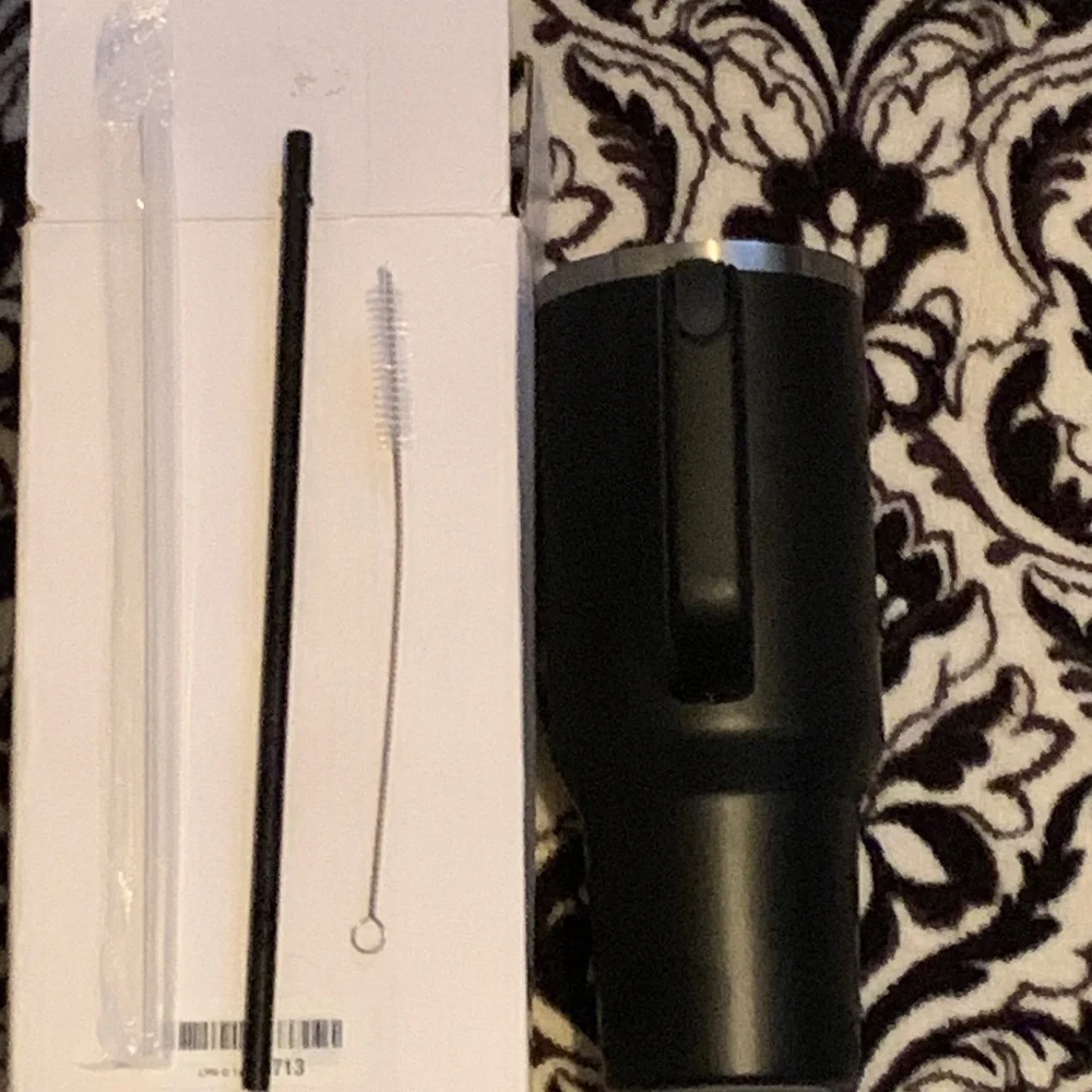Crave tumbler black (NWT) - Picture 7 of 7